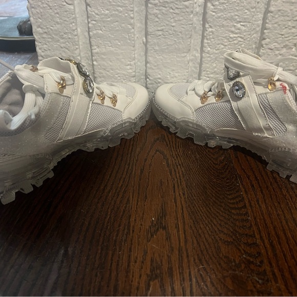 NWOT Monnalisa girls white jeweled leather sneakers. Euro size 36/US 4. - Picture 5 of 7